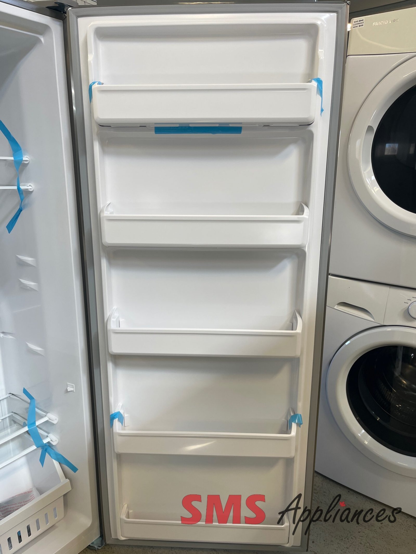 Open-Box-Freezers-FFUE1326AV-4-scaled-1.jpg Open Box Freezers FFUE1326AV Frigidaire - Image 4