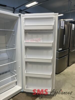 Open Box Freezers FFUE1626AW Frigidaire - Image 3
