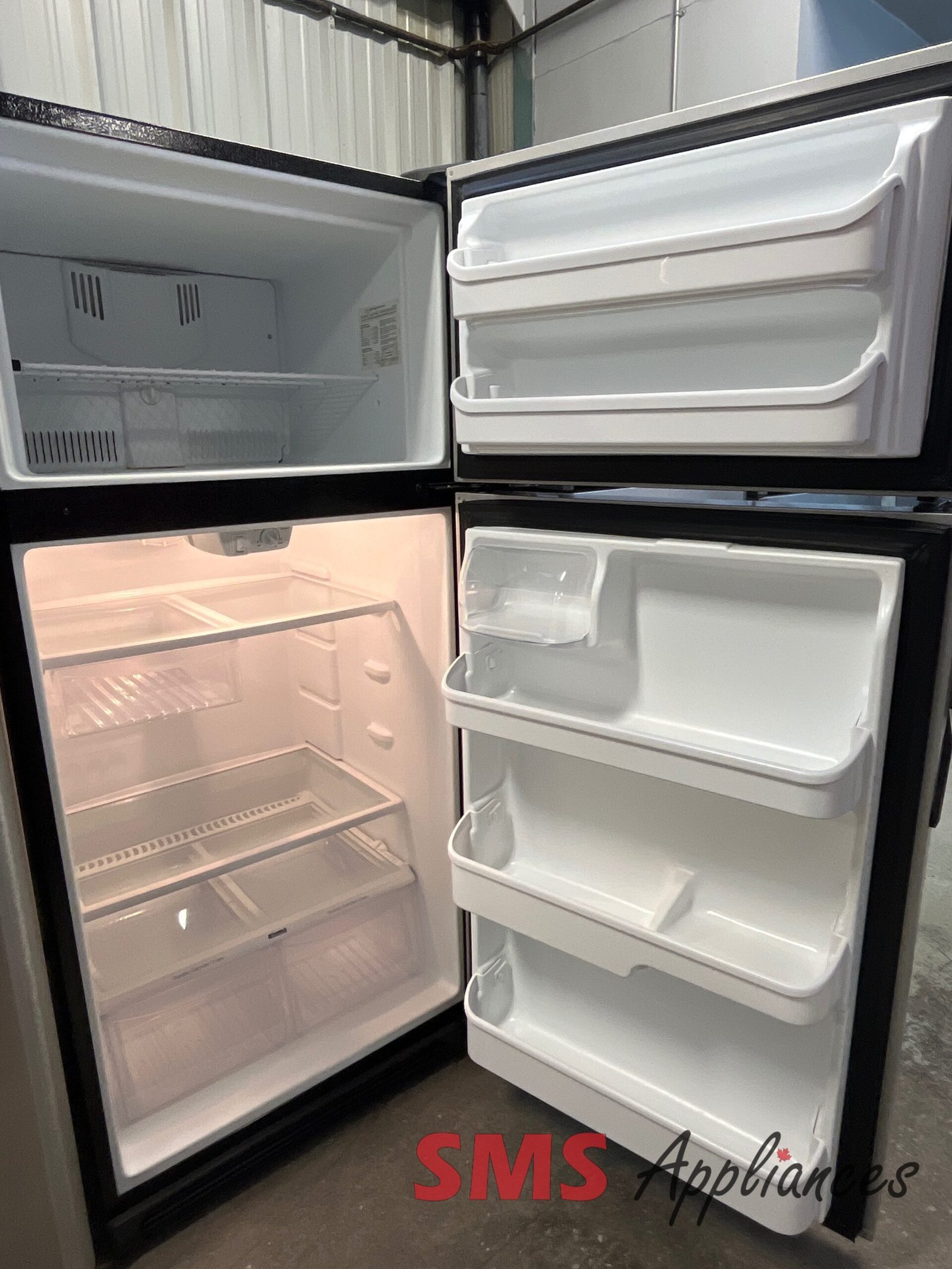 Refurbished-Fridges-FRT18S6JM-2-1-scaled-1.jpg Refurbished Fridges FRT18S6JM Frigidaire - Image 2