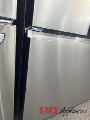 Open Box Fridges RF266C3FSE Hisense - Image 8